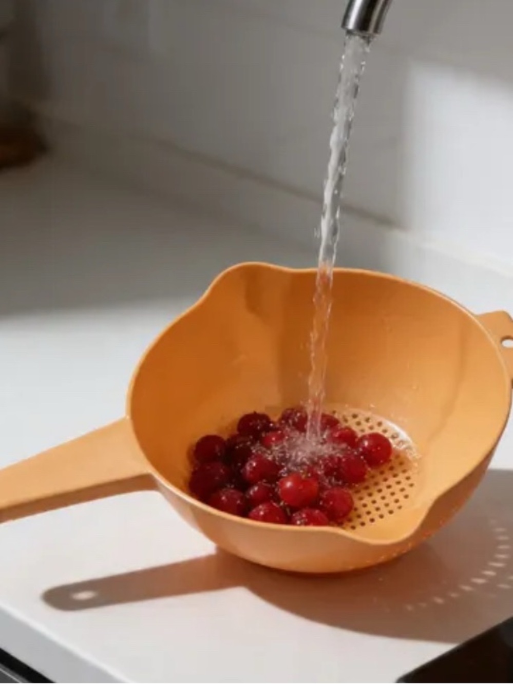 Tupperware Large Colander Strainer 2 L - Picture 2 of 3
